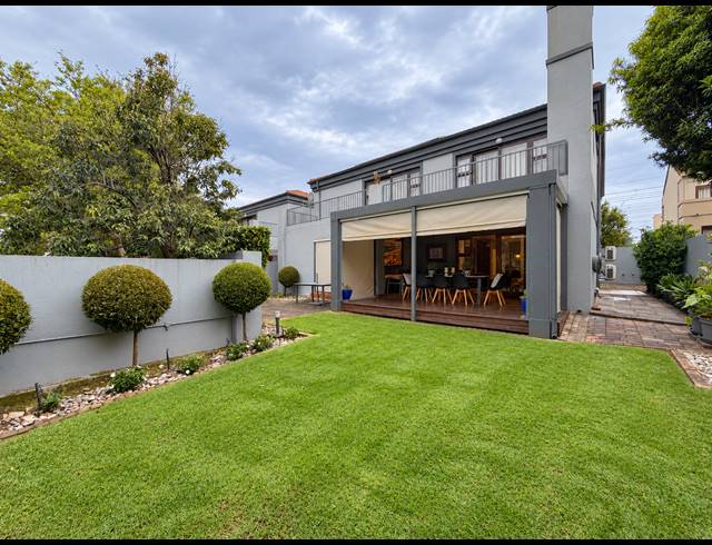 3 BEDROOM TOWNHOUSE FOR SALE IN MIDSTREAM ESTATE